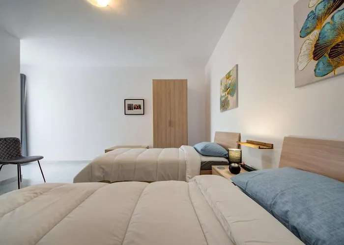 Brand-New Stylish Seaside Escape In Qawra, Steps From The Sea