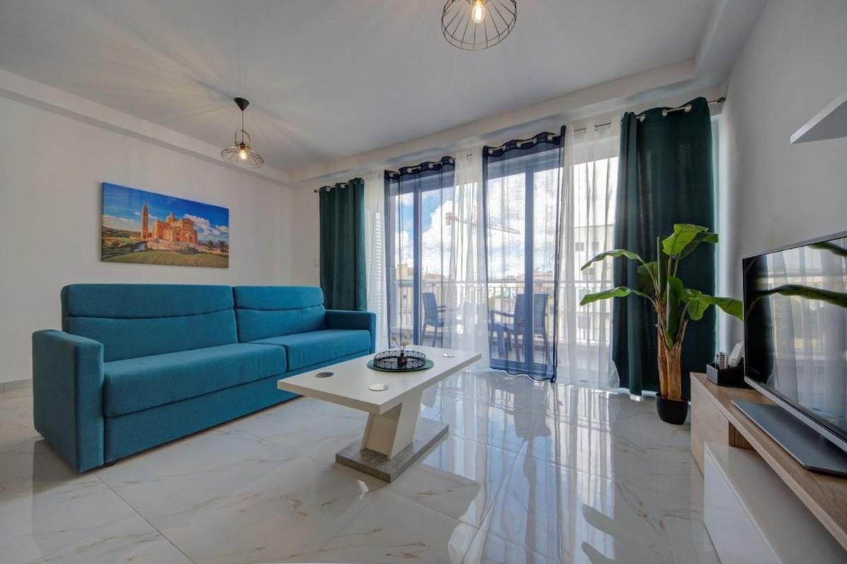 Brand-new Stylish Seaside Escape In Qawra, Steps From The Sea