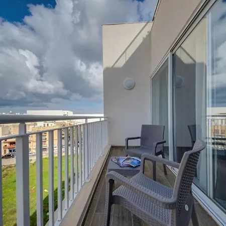 Brand-New Stylish Seaside Escape In Qawra, Steps From The Sea Apartment St. Paul's Bay Exterior photo