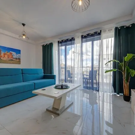 Brand-New Stylish Seaside Escape In Qawra, Steps From The Sea Apartment St. Paul's Bay Exterior photo