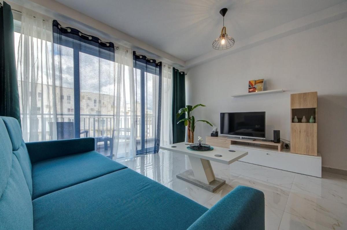 Brand-new Stylish Seaside Escape In Qawra, Steps From The Sea